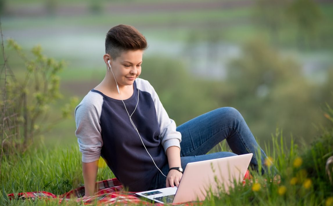 facebook ads manager laptop